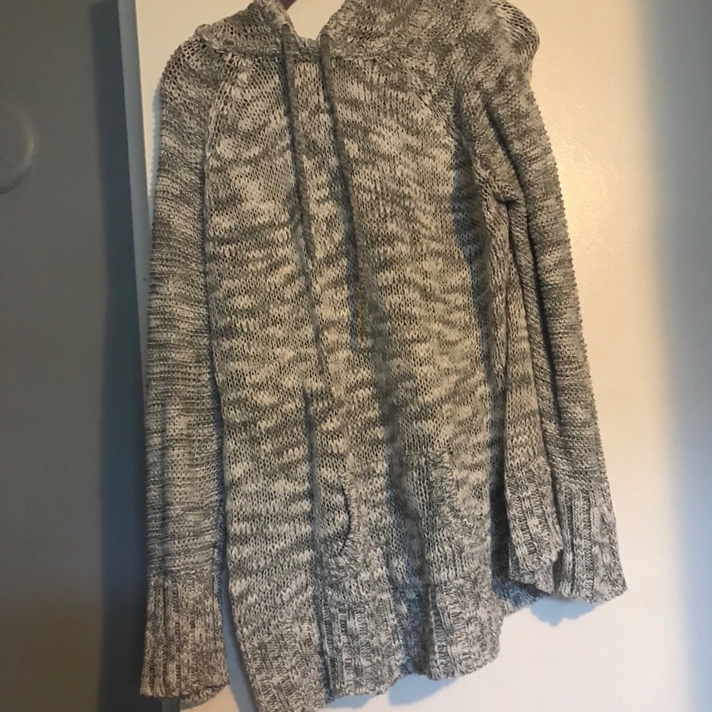 Hooded sweater